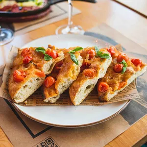Focaccia Cebolla y Tomate