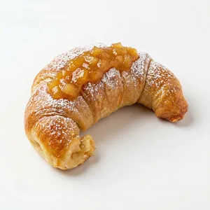 Medialuna rellena manzana canela