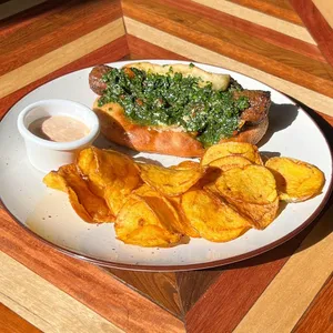 Choripan + papas y bebida