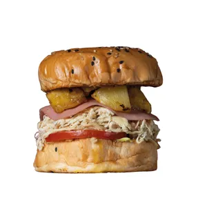 Pan con pollo hawaiano