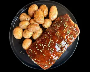 Korean BBQ Ribs XL (420 g aprox )  + Papas Baby