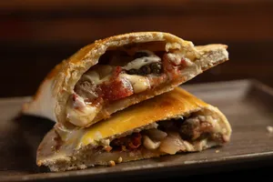 Empanada Lomo saltado-queso