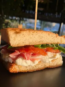 Focaccia Serrano