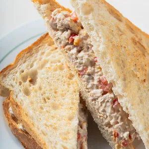 Ave Pimentón en Miga