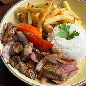 Lomo saltado rincon