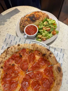Combo Pizza Pepperoni+Calzone de Carnes