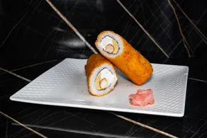 Handroll camarón, choclillo, queso crema