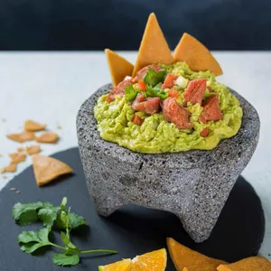 GUACAMOLE CON CHICHARRÓN