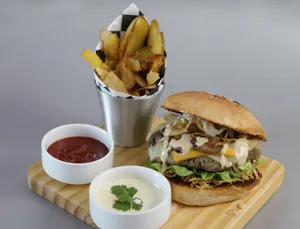 H. Veggie + Papas