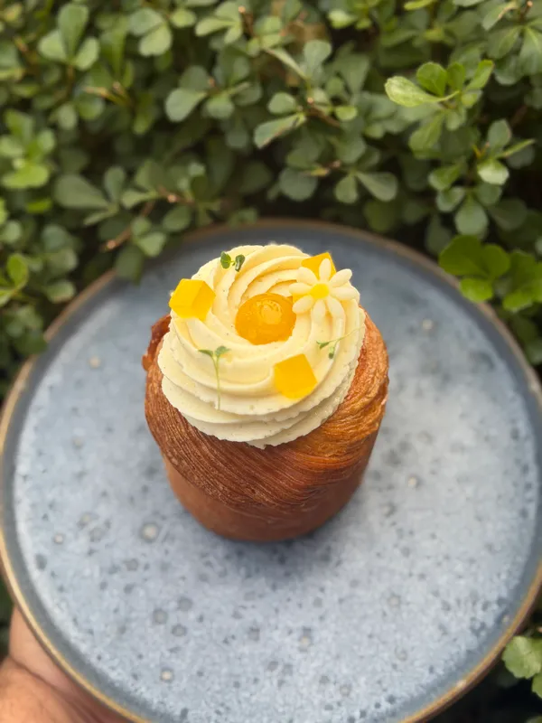 Cruffin Chirimoya Alegre