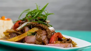 Lomo saltado