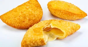 Empanadas de queso grandes (9)