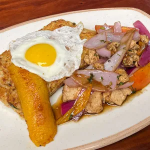 Tacu pollo a lo pobre