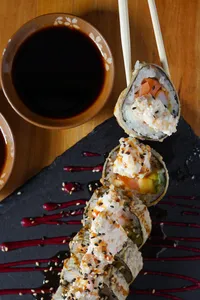 Tiger roll especial (10 piezas)