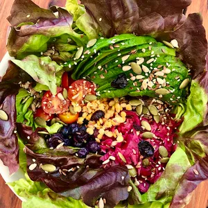Ensalada La Roja + Pan de Masa Madre APLV, Sin Soya
