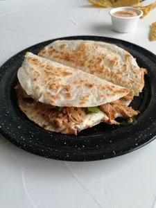 Quesadillas con Pollo al Pastor