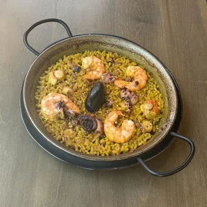 Paella De Marisco (20 min)