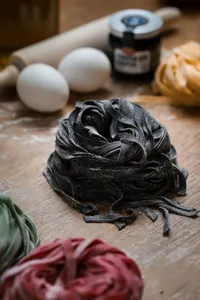 Fettuccine Seppia / 2 porciones / 4 nidos