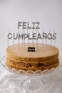 Vela feliz cumpleaños plateada