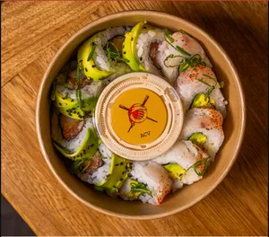 KOMAMOS MAKIS (10 BOCADOS)