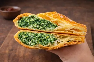 Pastelitos de hojaldre queso ricotta y espinaca