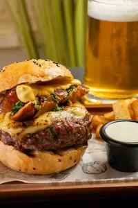 Burger La Parrillera