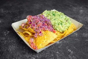 Nachos con Guacamole & Pico e' Gallo