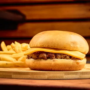 Cheese Burger + Papitas