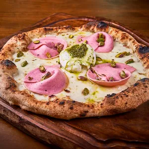 Pizza Burrata Bologna