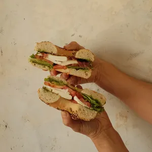 Bagel jamón Serrano