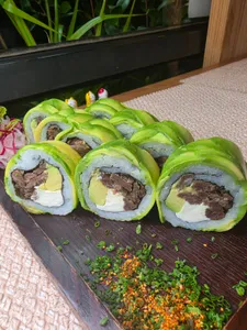 27.P Beef Maki
