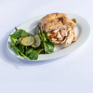Sandwich pollo asado al limon