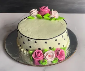 Queque puntitos con rosas