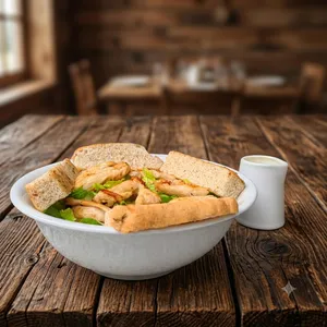 Ensalada César de Pollo (Mediana)