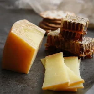 QUESO MADURO TRUFADO 200 grs