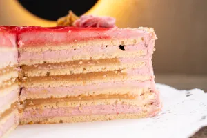 Panqueque Con Crema Frambuesa y Manjar