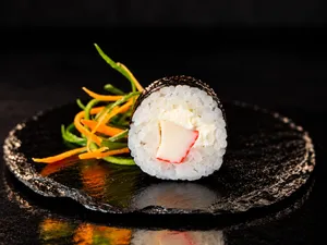 Hosomaki Kanikama y queso crema