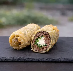 Handroll Carne