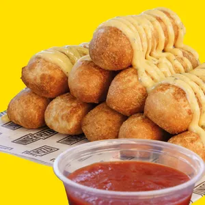 10 palitos de masa bañados con nuestra exquisita salsa de ajo y queso parmesano. Incluye cup de salsa de tomate.