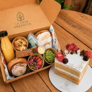 Caja de Desayuno + Torta Mini (4p)