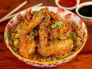 Combo Arroz al Wok + Alitas x 4 + Coca Cola