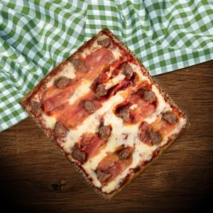 Prosciutto y carne i - mediana