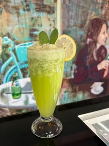 LIMONADA MENTA-JENGIBRE