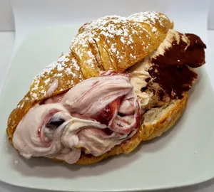 Croissant Gelato