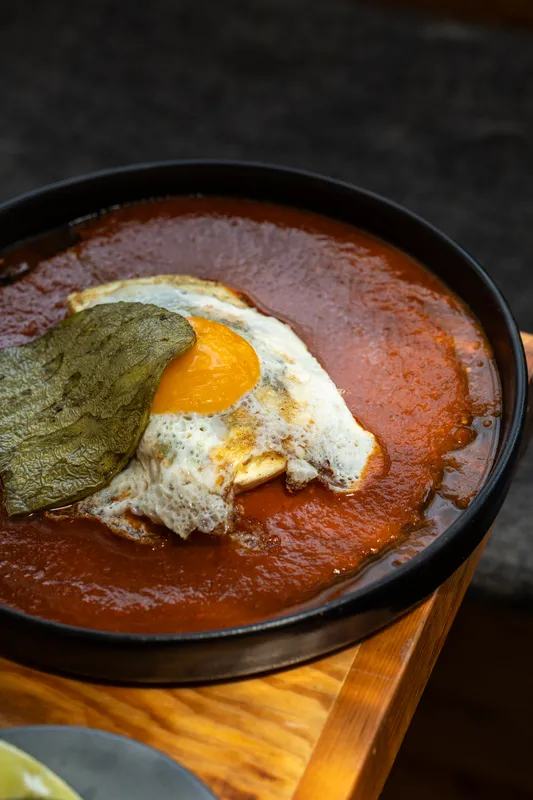 Güichito sobre nopal — Huevos