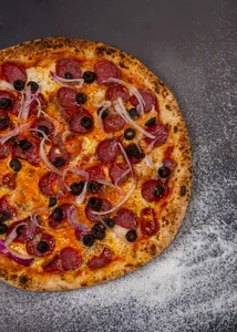 Pizza Salame Oliva Mediana 32 cms