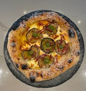 Pizza Bianca Berenjena