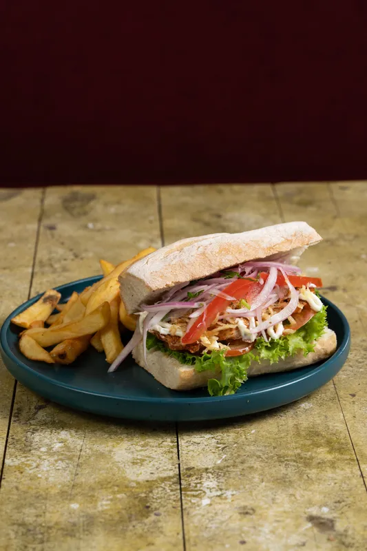 Sándwich Pollo Grill Anticuchero Sándwich Pollo Grill Anticuchero