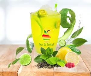 Limonada menta-jengibre.
