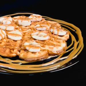 Waffle plátano manjar
